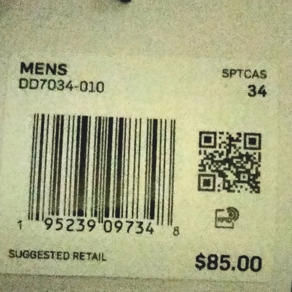 NWT. Nike Essentials Sportswear reflective utility pants - Picture 14 of 14